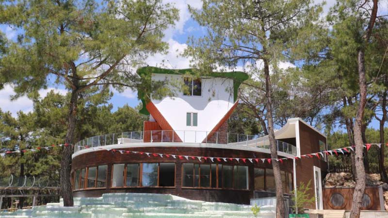 kemer upside down house