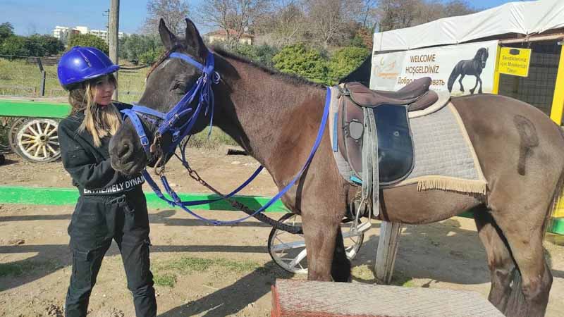 horse riding with kids
